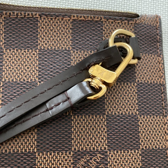 Louis Vuitton Brown Damier Pochette Wristlet - Picture 7 of 7